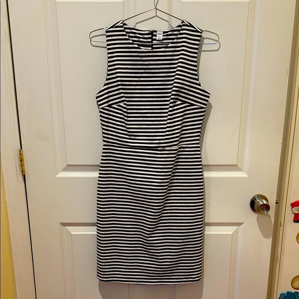 Old Navy Black and White Striped Sleeveless Dress - women’s small